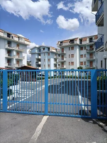 Stunning Views, 2-bed In * Scalea